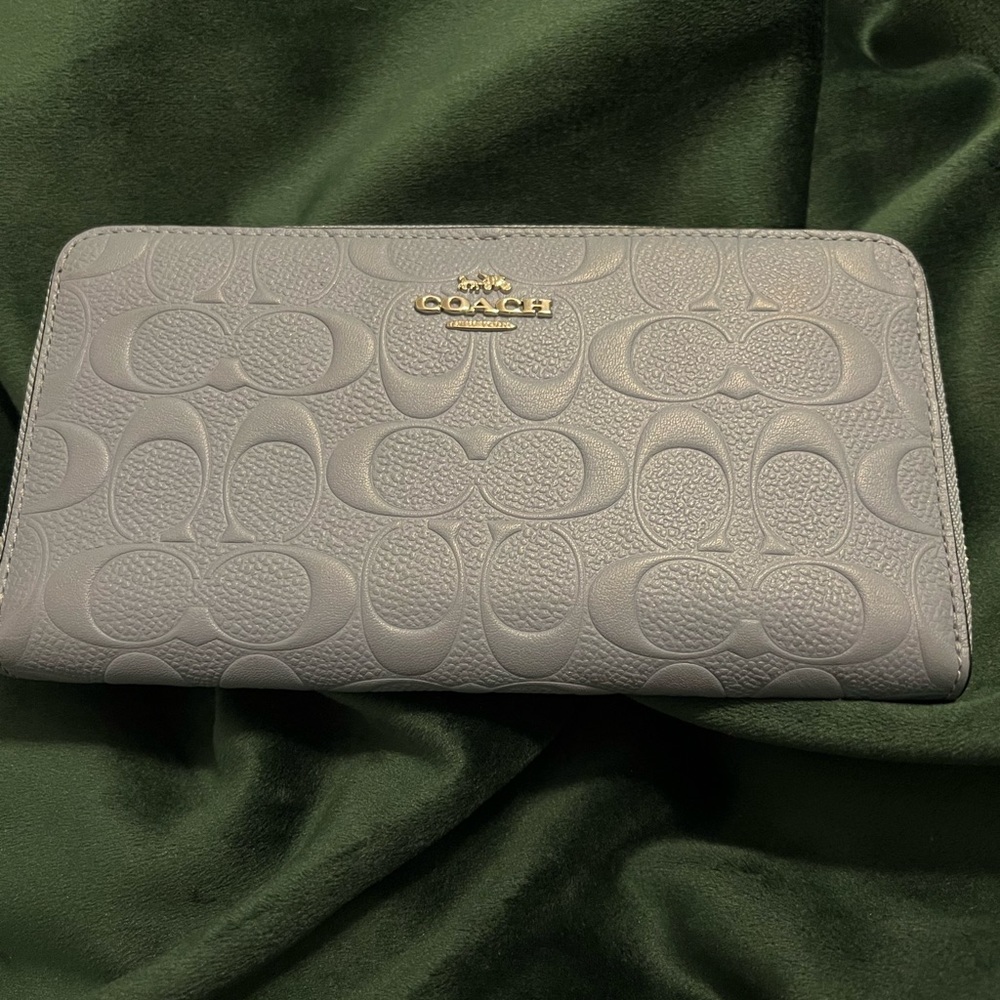 **Baby blue coach wallet
